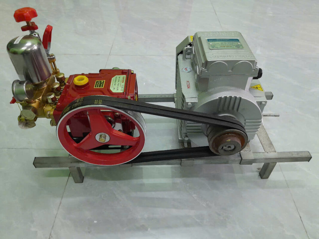 máy xịt rửa xe